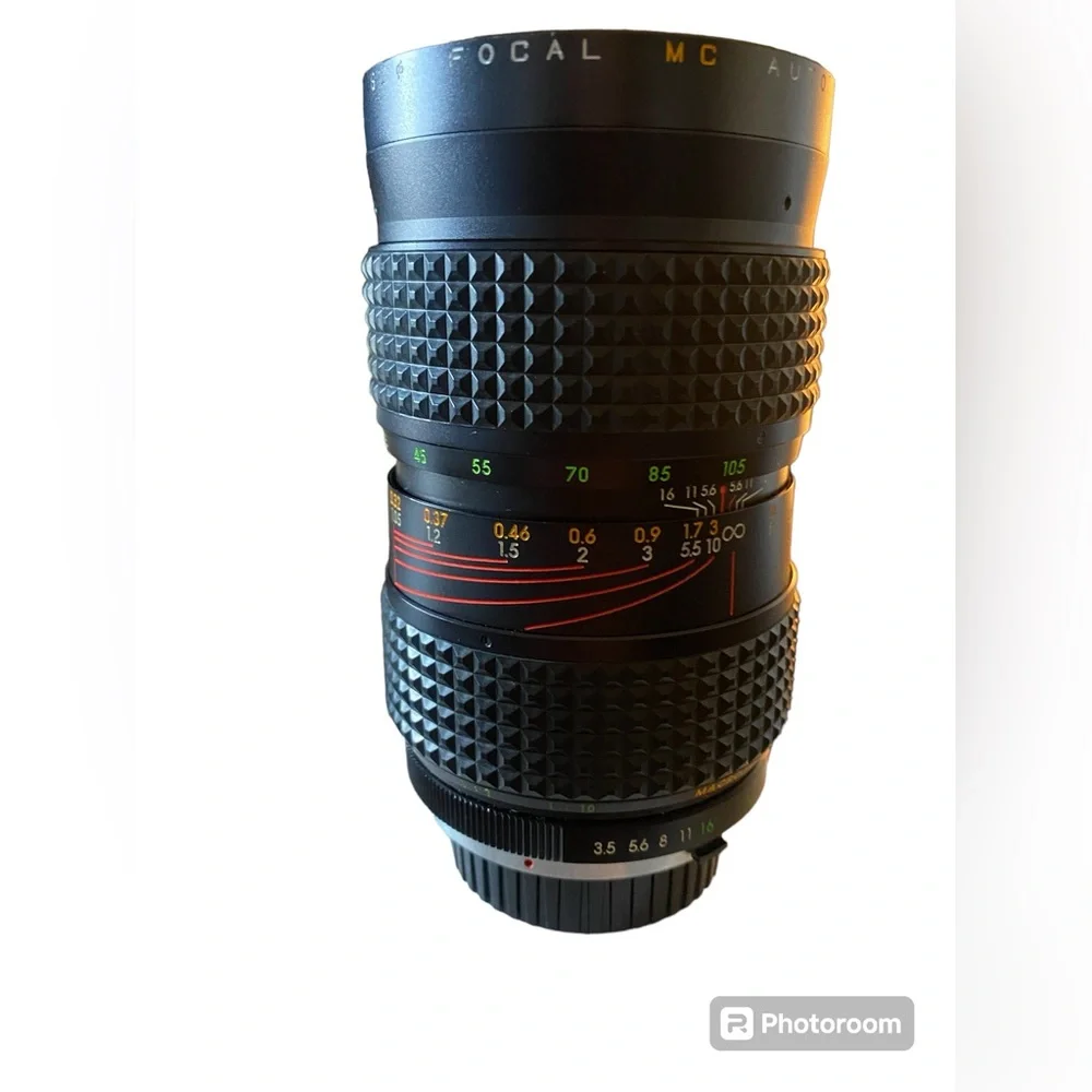 Vintage Focal 35-105mm f/3.5 lens for Minolta - Picture 5 of 9